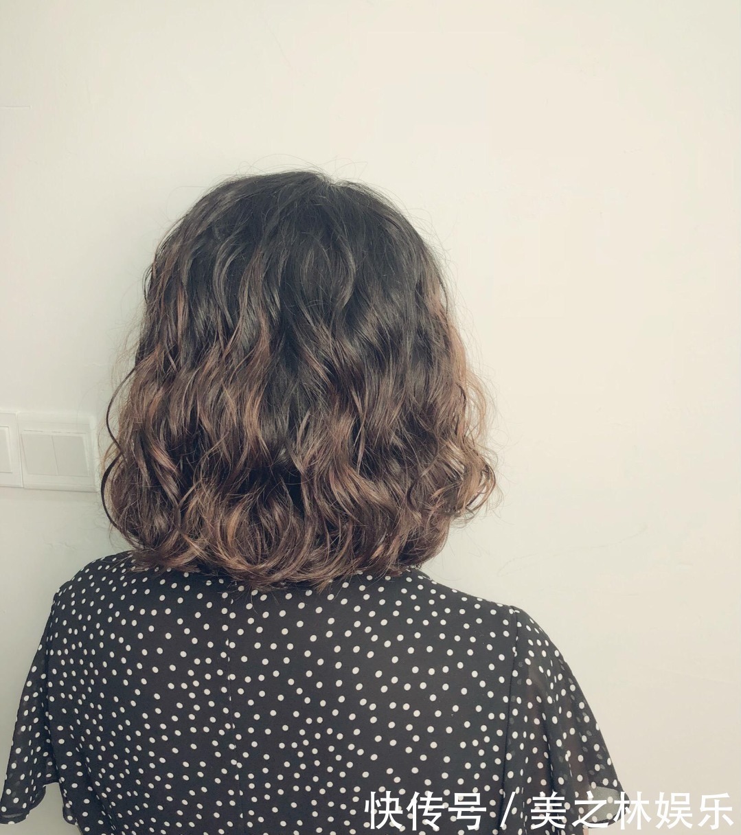 发型 秋冬女发别乱剪了,新时尚发型27款送给大家,无论长短都心动