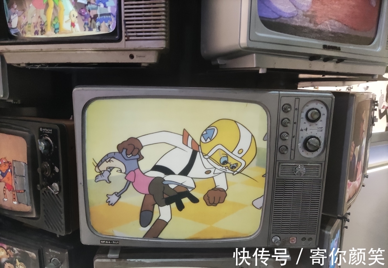 中国动漫|在中国动漫博物馆遇见老式电视机,你家里曾经拥有过吗?