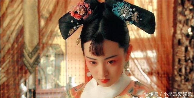 桌子|她是丫鬟，却能与慈禧太后同在一桌子吃饭，旁边嫔妃站着