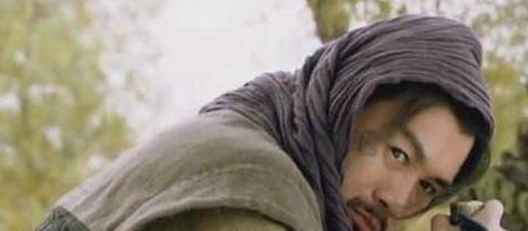 杨志东京#杨志杀了牛二后就去官府自首,牛二到底什么背景说出来你都不信!