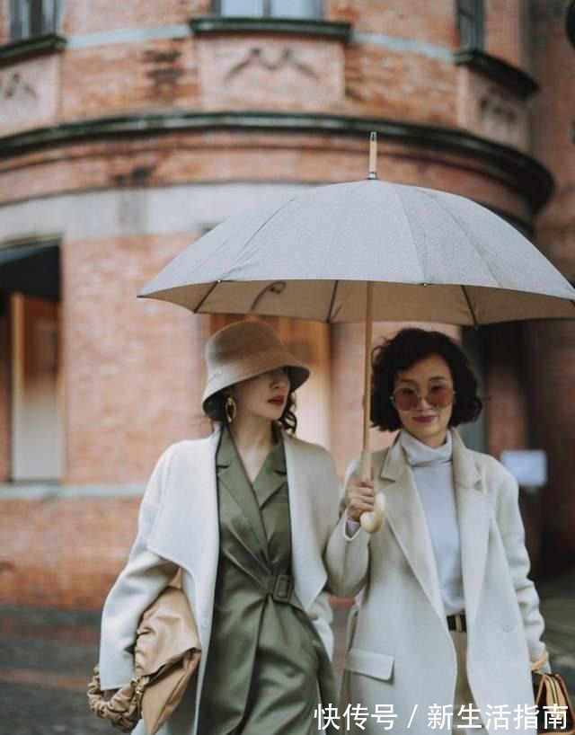 穿搭 50岁女人别总穿“老一套”,试试这5组穿搭!谁见了都得夸年轻!