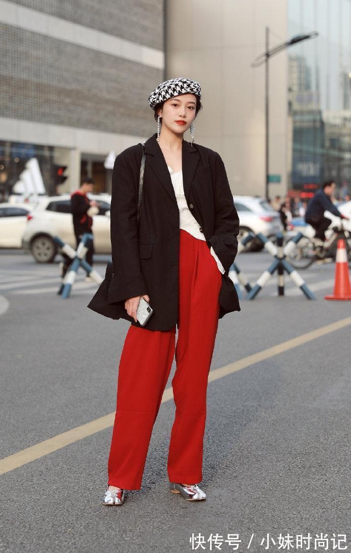 西装外套|街拍:西装外套别小瞧,搭配对单品不止优雅气质,穿起来就成焦点