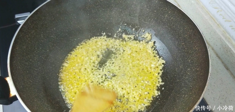  生菜怎么做好吃？教你秘制美味的“蚝油生菜”，好吃营养又下饭