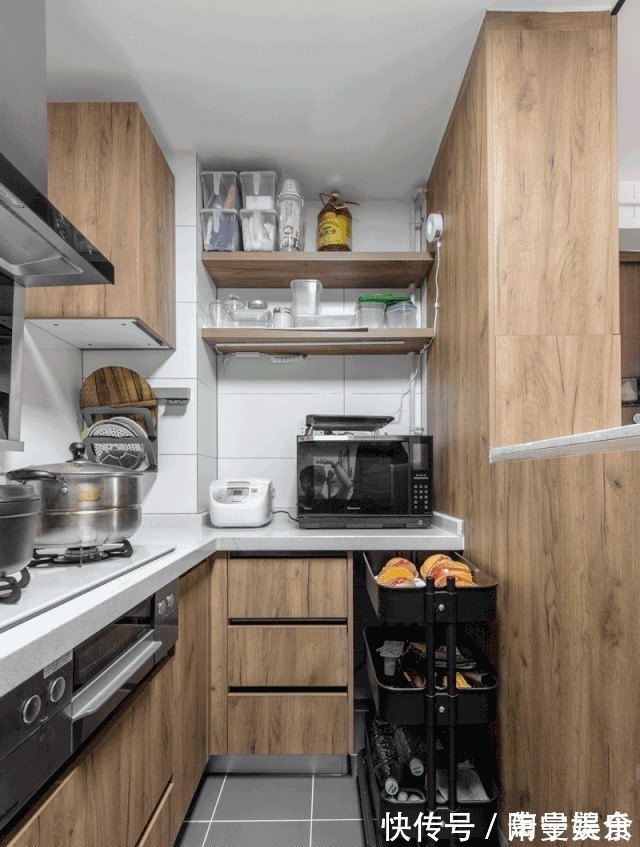 收纳|家庭主妇地柜不要全部打满,空一格更实用,后悔我家装太早了!