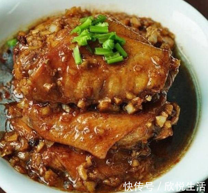 牛杂|美食推荐:芹菜香菇炒熏干,虎皮青椒,香辣牛杂,蒜香鸡翅的做法