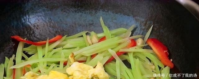 莴笋最好吃做法,加2个鸡蛋,我家一周做5次,下酒下饭,香