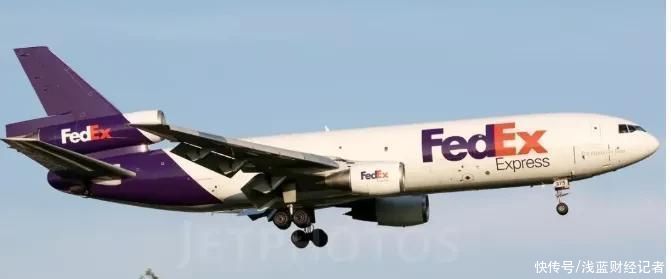 一架飞机能飞多久？