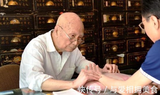 便血量|痔疮便血总是频繁怎么办?80岁老中医教你快速止血法,切勿等贫血休克才懊悔!