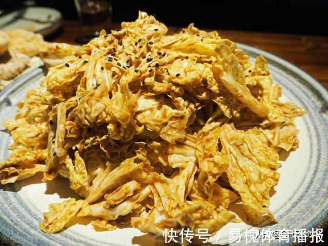 家常|家常乾隆白菜，用麻酱拌的菜，美味香甜的家常菜，冬天吃超润燥，
