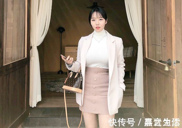 135斤的超重美女,大长腿配蜜桃臀!堪称韩国版卡戴珊,微胖很美