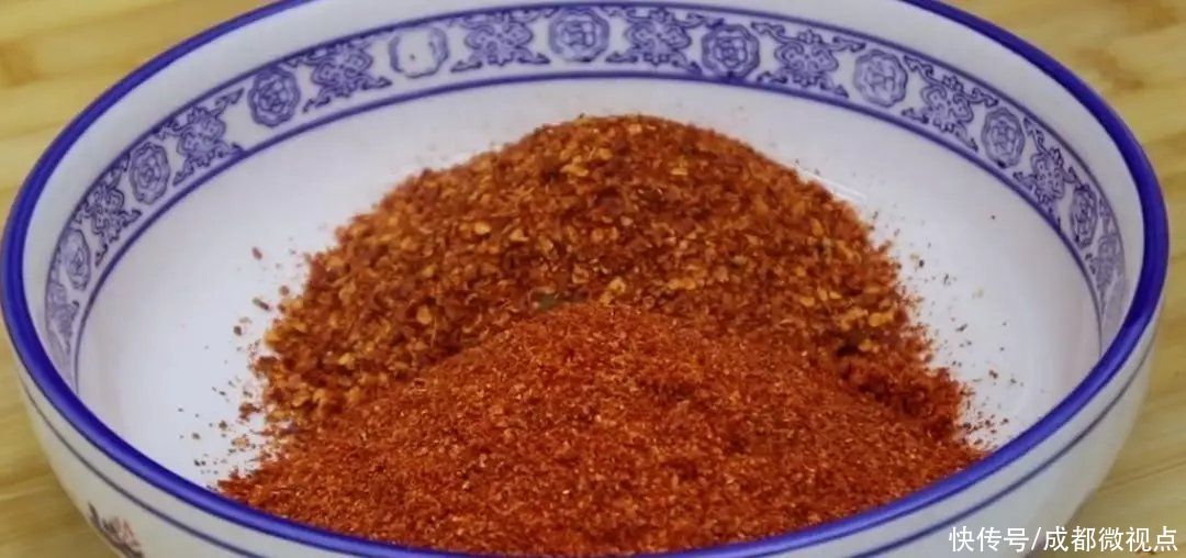辣椒面|为什么饭店的辣椒油那么香，原来有秘诀，配方和比例全告诉你