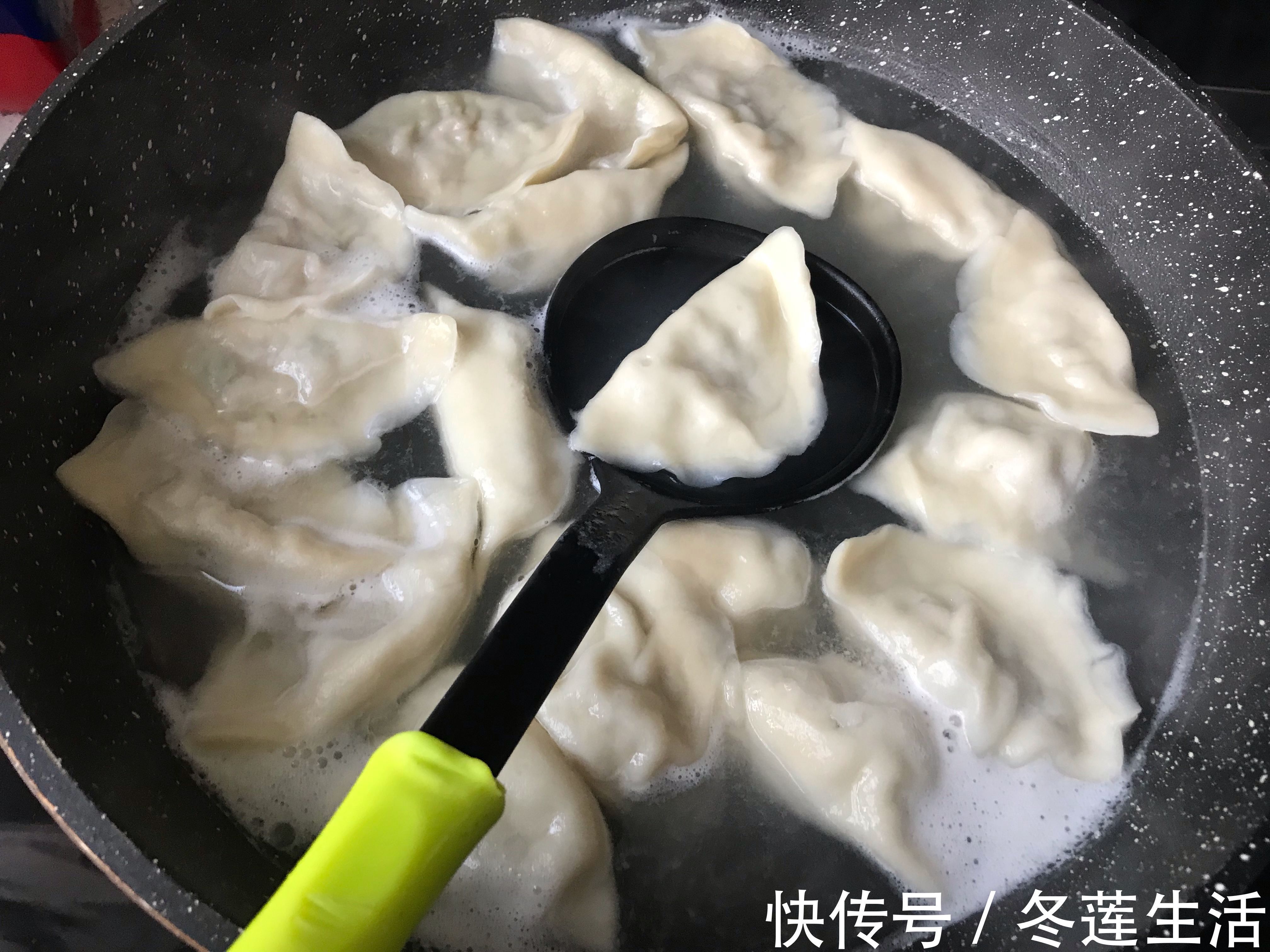 饺子馅里放上它,香掉鼻子,老公一顿吃了40个饺子,直夸太好吃