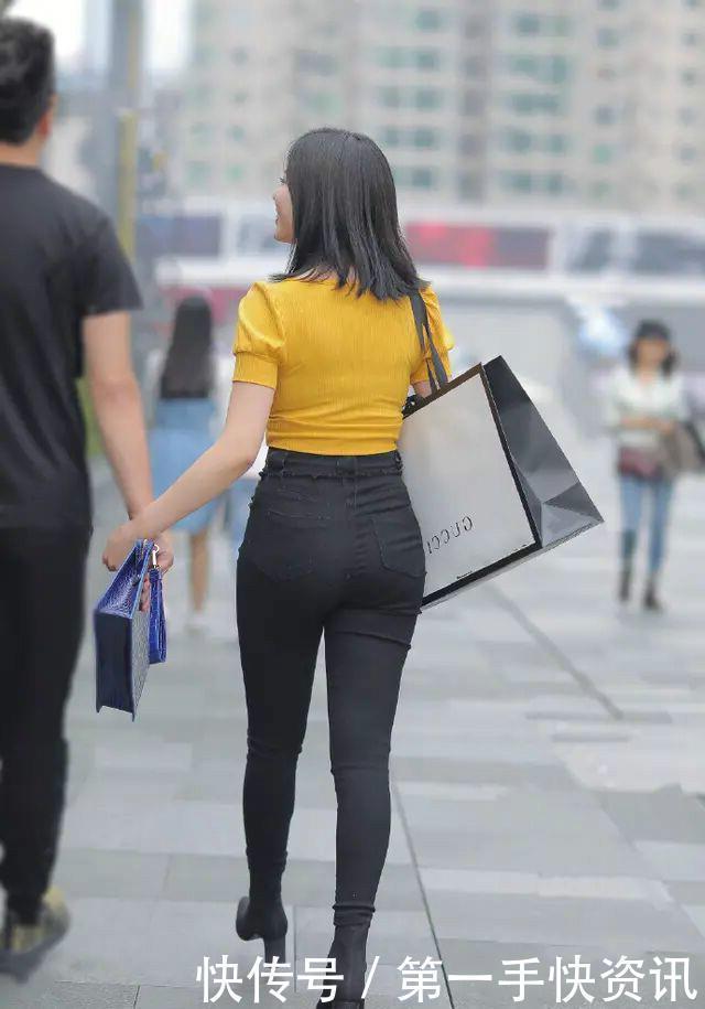 牛仔裤|“阔腿裤”失恋了,今年开始流行牛仔裤,时髦又显瘦