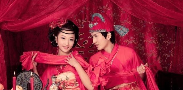 佛印和尚&才女一上联 “心田种下相思种”, 落魄书生一下联, 堪称绝配!