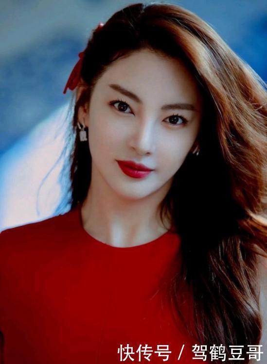 终于有人把张雨绮名字读音念对了,被央视春晚科普知识的一天!