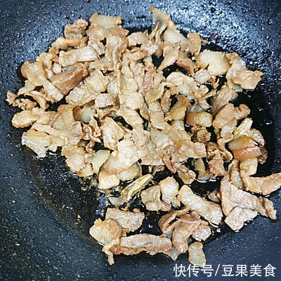 荸荠（马蹄）炒肉