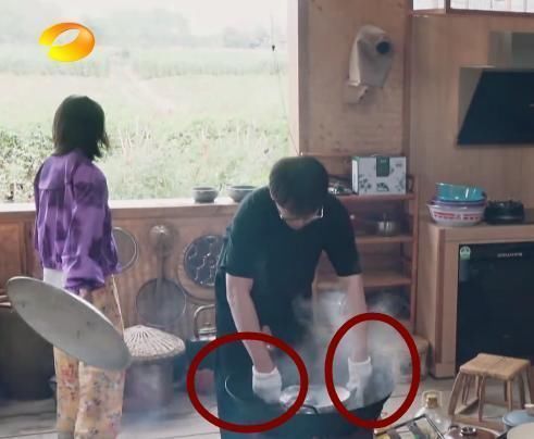 黃磊做面,看清用啥攪拌的,連張子楓都懵了,再有食欲也不敢吃了