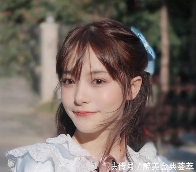 天生“初恋脸”的女生，一般有这几个特征，中两个就不适合浓妆！