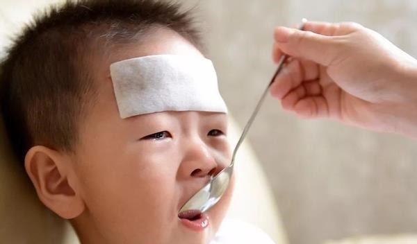 脾虚|5岁男童脾胃功能“衰退”,医生:3种习惯,是娃积食的“元凶”