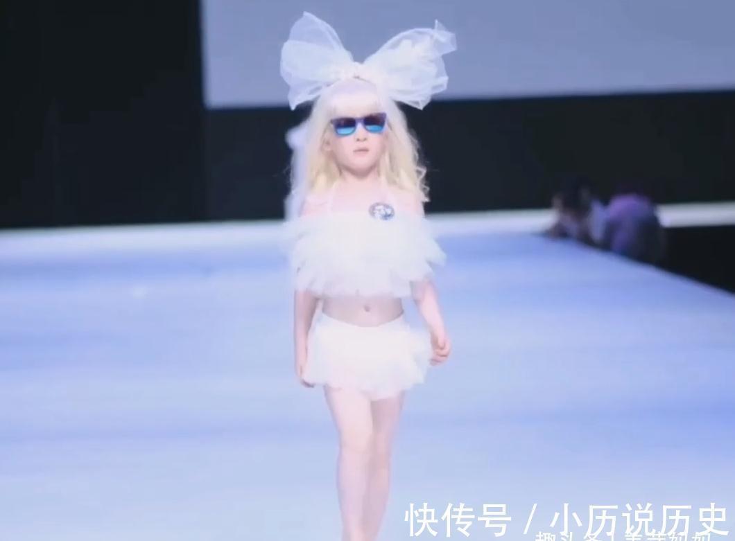 美云|女孩患白化病全身皮肤雪白,出门吓哭小朋友,女孩的表情让人心碎