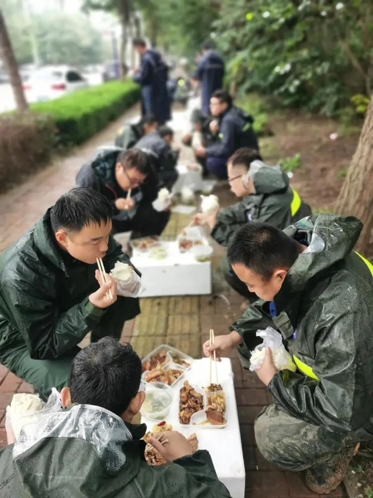 志愿者|志愿力量！友泰科技志愿者奋战防汛救灾前线