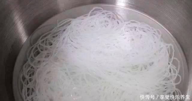 白菜和它真是绝配,上锅简单一蒸,比吃肉还下饭,价格还不贵!
