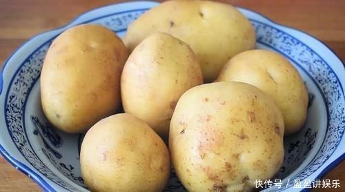 土豆丝里打3个鸡蛋,居然这么好吃,我家一周做6次,上桌就抢光