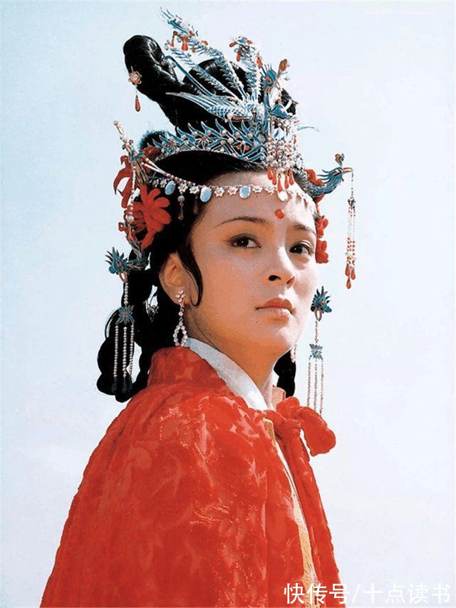 贾母$《红楼梦》：年轻时看的是热闹，成年后读的是人生