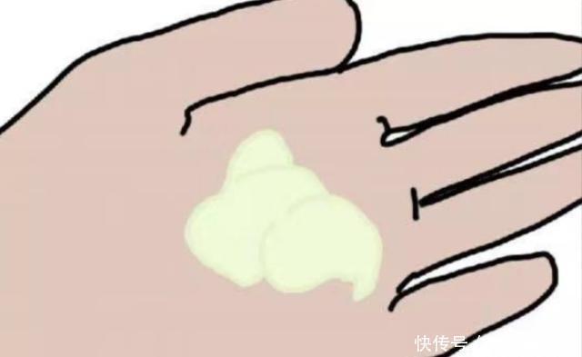 用护发素时多1步，头发吹干也滑得像牛奶，护发精油也不需要了