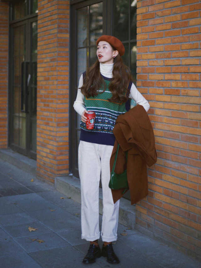 穿搭|开始降温了,毛衣马甲搭配高领打底衫和半身裙,保暖又好看!