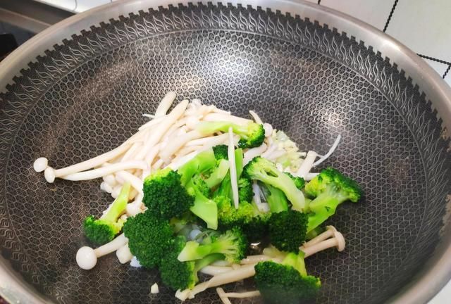 饮食|明日小满,饮食要清淡,多给家人吃这菜,营养易消化,顺利度夏天