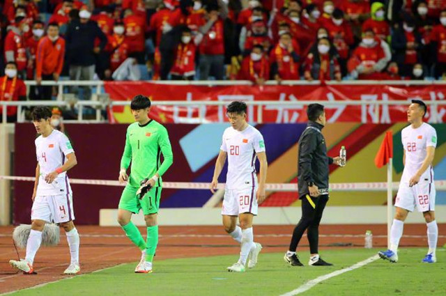 中国足球|揪心！中国男足被越南连灌三球之后，另一件事更让人冒冷汗
