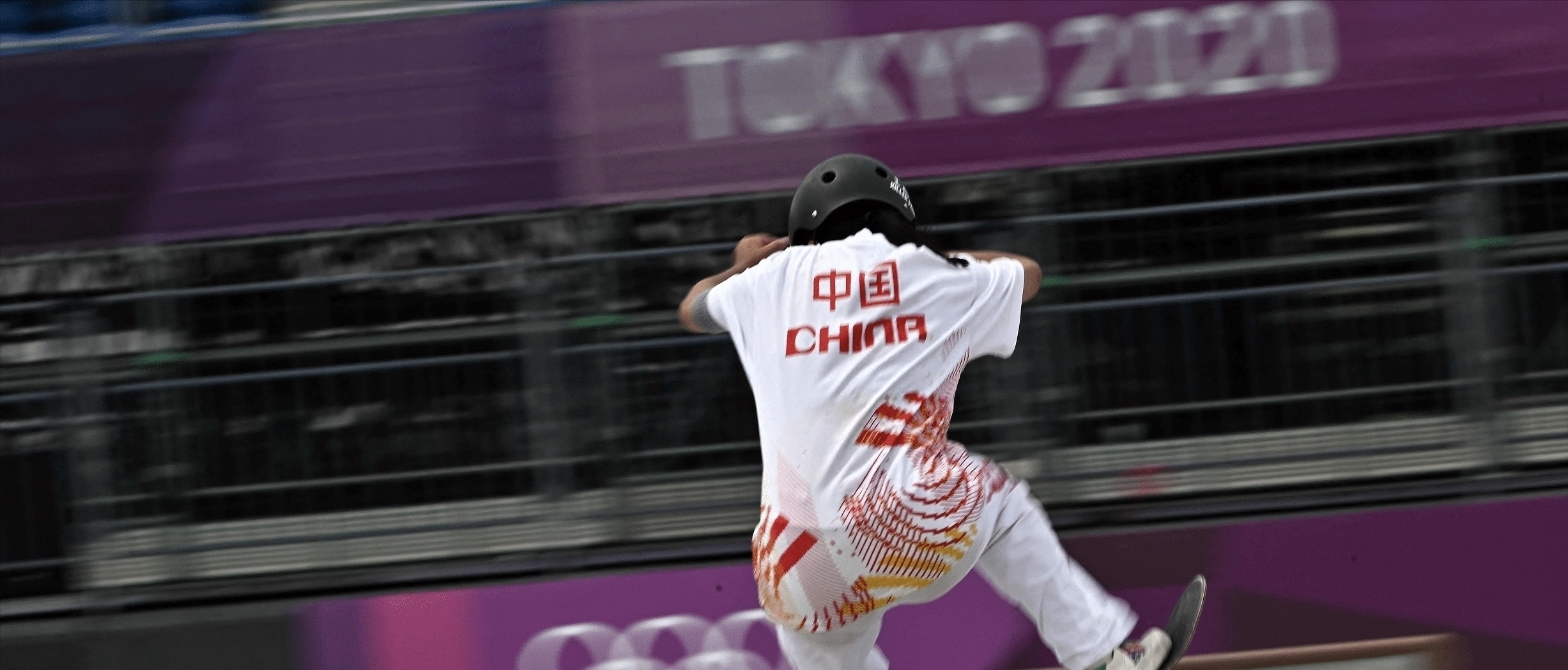 滑板|王一博玩滑板不好嗎?職業(yè)選手都承認他給滑板圈帶來了熱度!