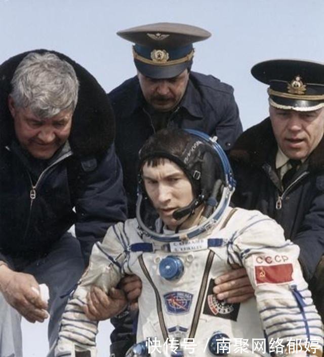 最倒霉宇航员：在太空一飘就是311天，回到地球后发现祖国没了