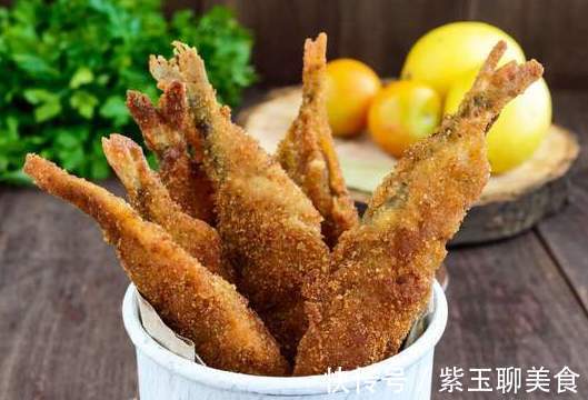 油炸小鱼用淀粉还是面粉分享正确的调面糊方法,酥脆好吃不回软
