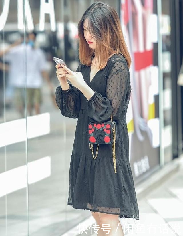 洋气|性感要讲究分寸感，现在流行的“半透裙”就刚刚好，洋气又显高级