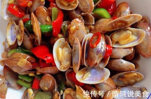 花甲超好吃的做法，适合冬日里吃，做法简单味道鲜美，家人超爱吃