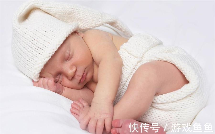 宝宝|宝宝何时用枕头好?读懂这些“信号”很重要,宝妈们不妨看看