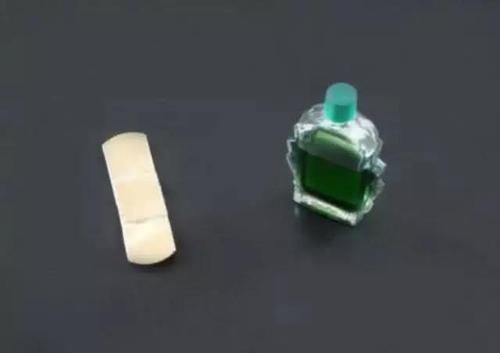 风油精|晚上别着急睡,脚底贴个创可贴,第二天神奇的事发生了,后悔才知道