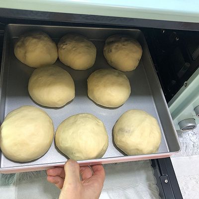 葡萄干椰蓉小面包