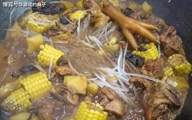 东北|东北朋友请吃饭,三人只点一道菜,菜没吃完,白酒喝了3瓶,服气