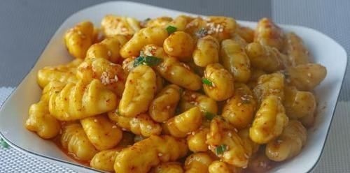 面条别再手擀了，用4根筷子做面，不用擀不用抻，劲道弹牙超过瘾