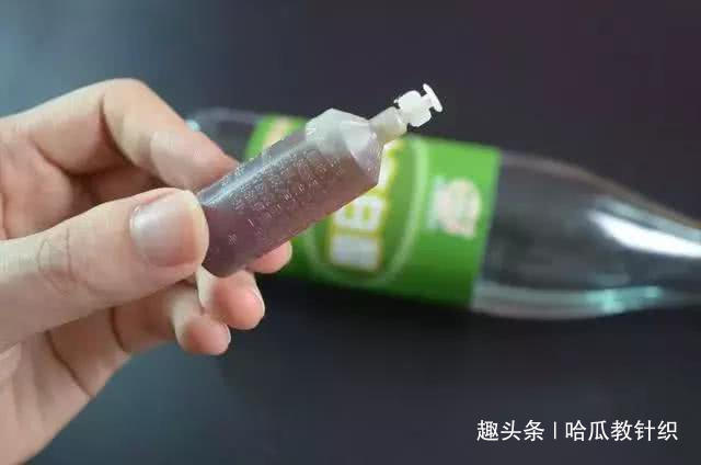 藿香正气水倒进白醋,一年省下好多钱,我也是刚看到,用途真厉害