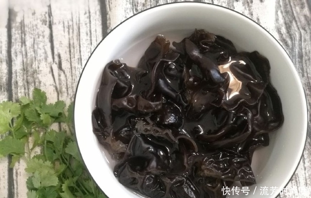 家人|这才是凉拌木耳最好的打开方式,家人吃过都说做少了