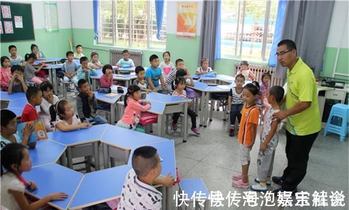 攀比|孩子上了幼儿园,就不要再给他穿这几种“衣服”了,易伤孩子自尊