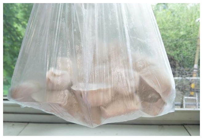 速冻饺子怎么煮用冷水还是热水,教你正确做法,不破皮不露馅