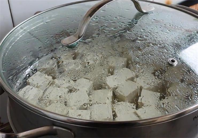 调味料|想吃豆腐乳不用买,详细做法告诉你,香辣好吃,放15天就能吃