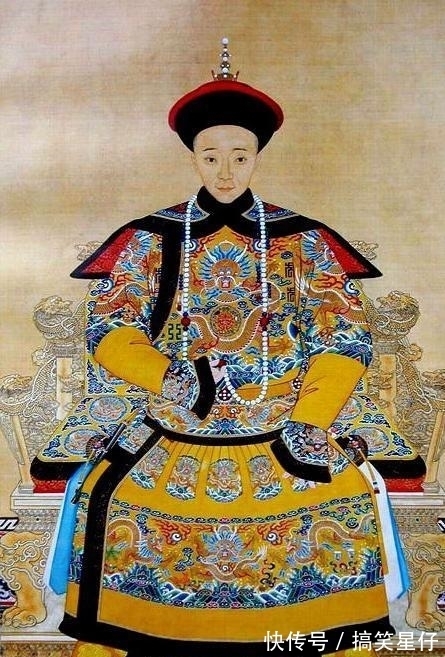 画师@郎世宁为乾隆和妃子们作画,乾隆看完三次后下旨:谁再看凌迟处死