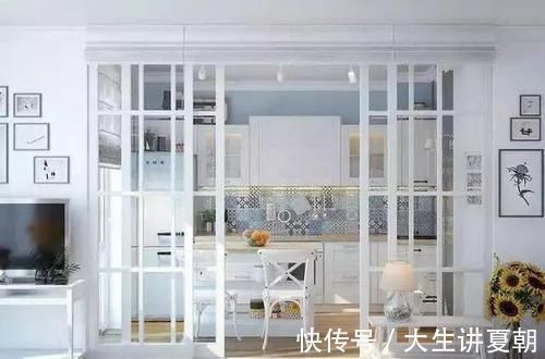 吊轨门|为什么有钱人厨房不装推拉门?头一次见这种设计,太聪明了