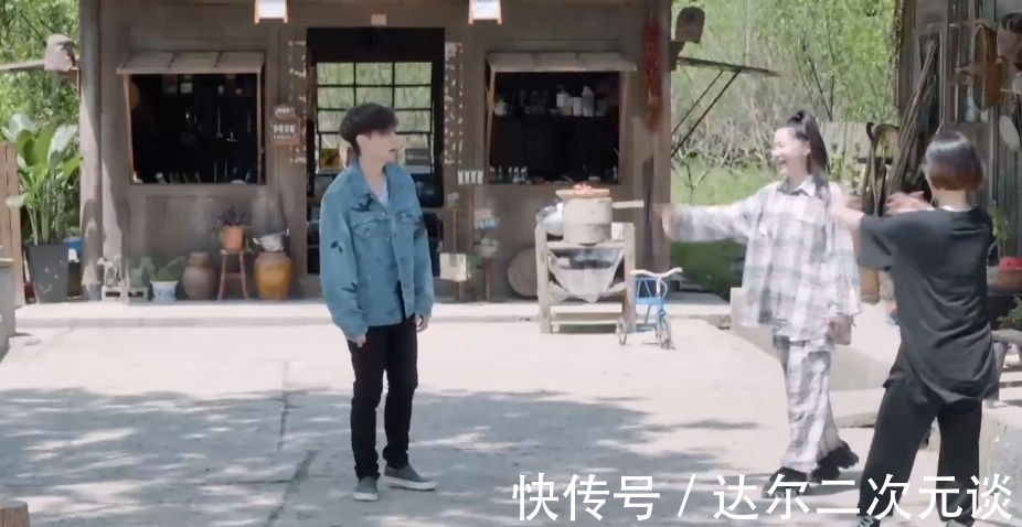 金靖|向往5下期要爆,2位喜劇大咖做客蘑菇屋,邀請(qǐng)張藝興斗舞引爆笑